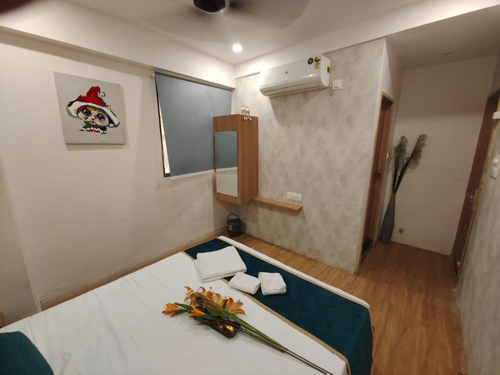 Hotel Prasang Surat Luaran gambar