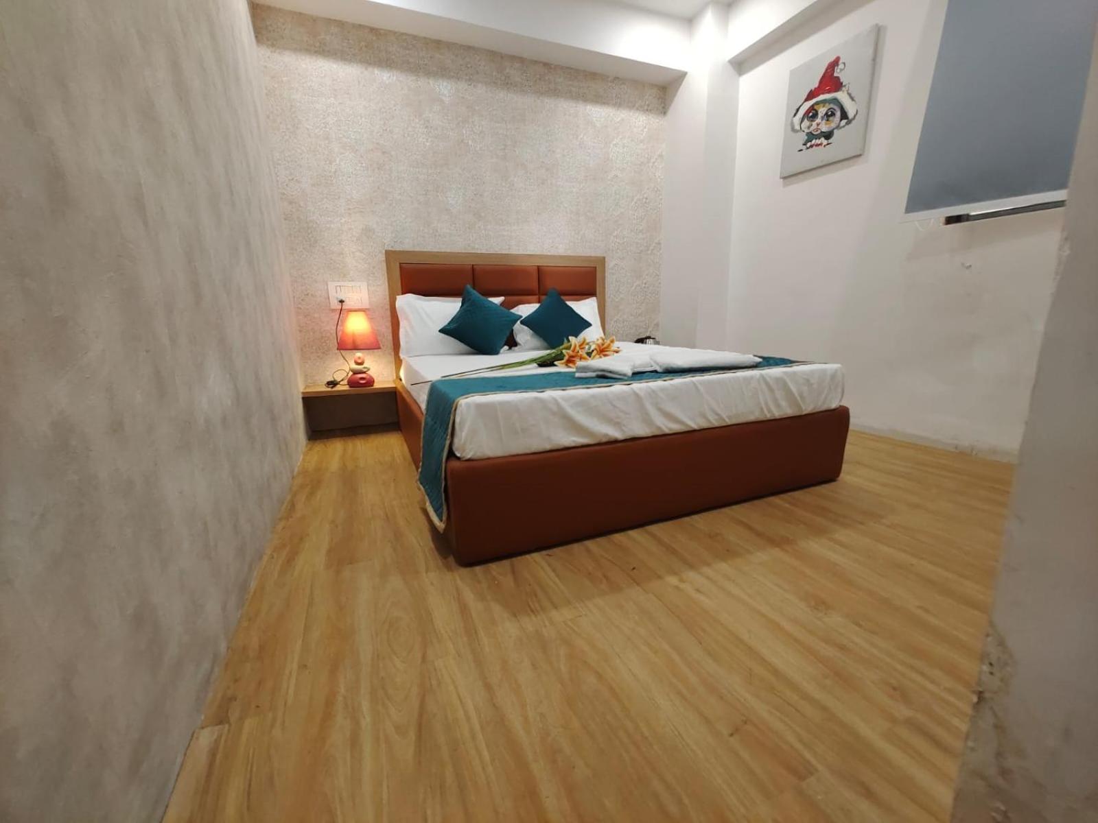 Hotel Prasang Surat Luaran gambar